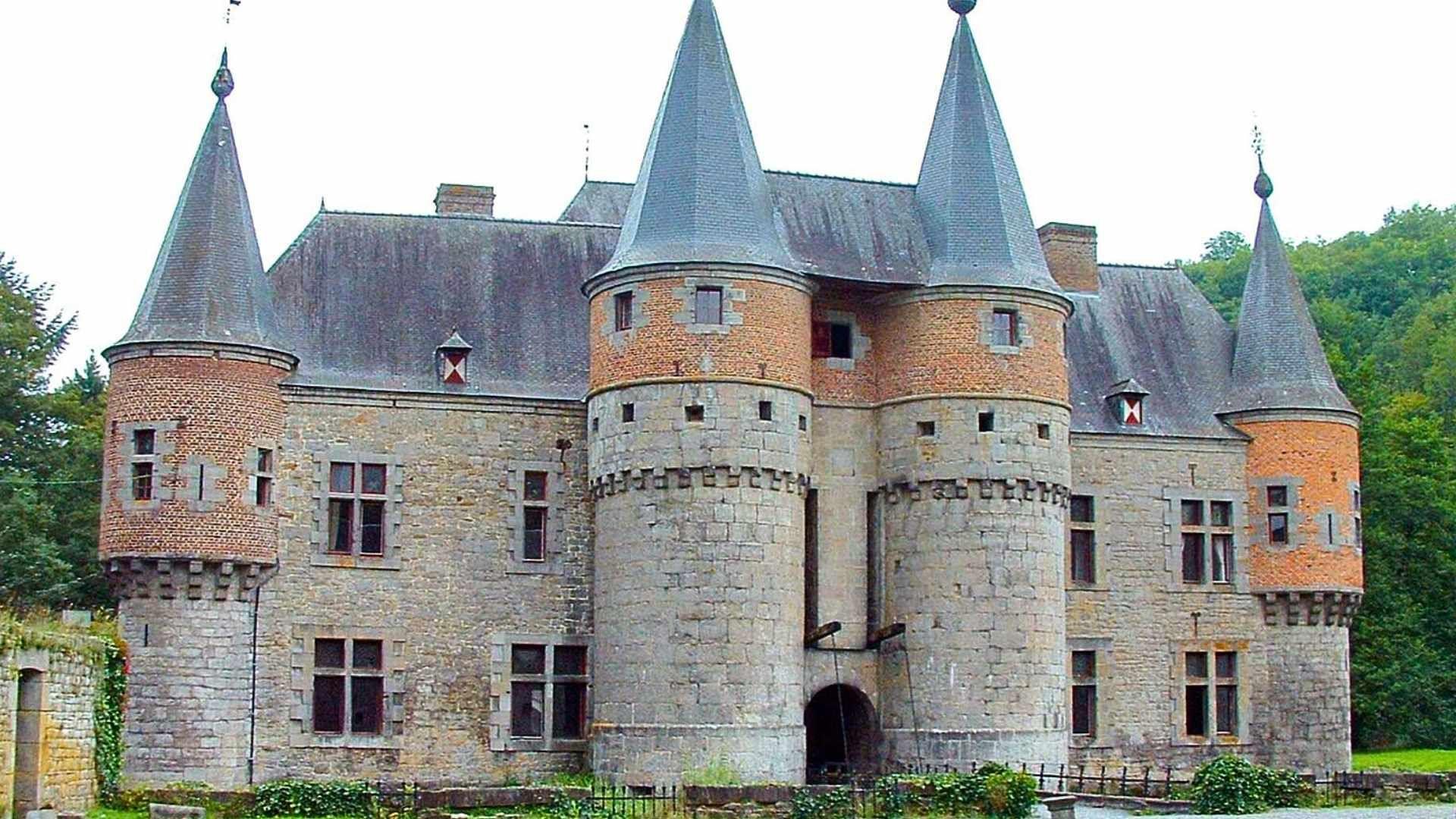 Kasteel van Spontin in de Belgische Ardennen