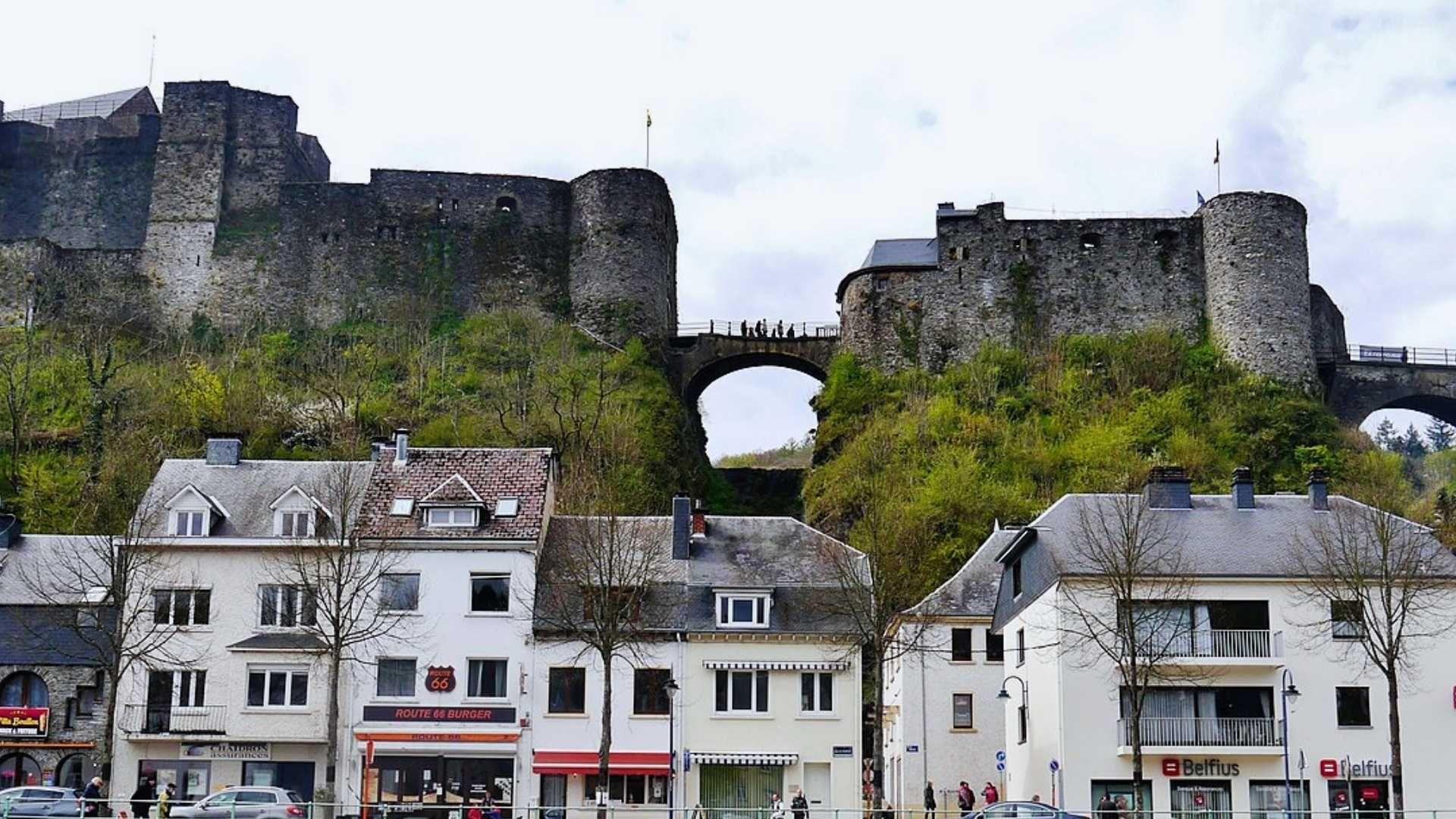 Kasteel van Bouillon in de Belgische Ardennen